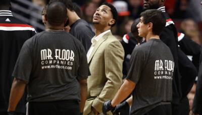 NBA: Rose undergoes knee surgery, out four to six weeks