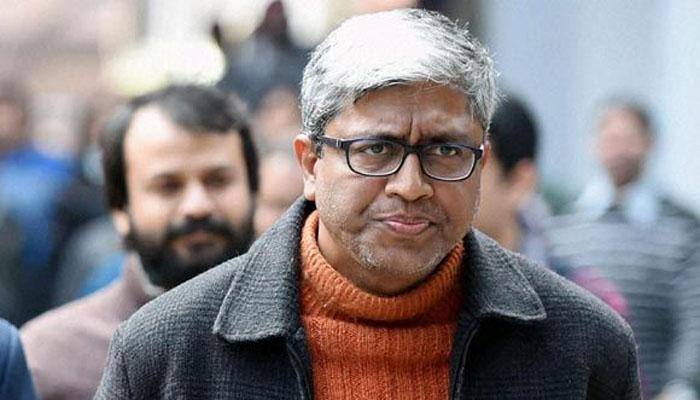 Ashutosh spills beans on AAP rift, says Prashant Bhushan threatened to destroy party