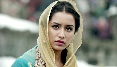 Am comfortable being clicked without make-up: Shraddha Kapoor