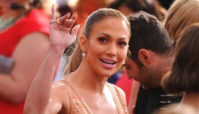 Jennifer Lopez spotted lip-locking with Casper Smart