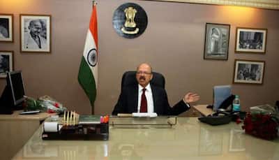 Nasim Zaidi takes over as CEC, says holding fair elections aim of Election Commission