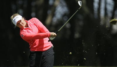 Canadian teenager Brooke Henderson leads LPGA by one stroke