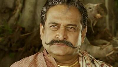 Mahesh Manjrekar lands important role in 'Guntur Talkies'