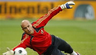 Bayern Munich's Pepe Reina suspended for two matches