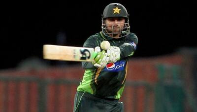 Shoaib Malik shines on ODI return, enthralls spectators with superb ton