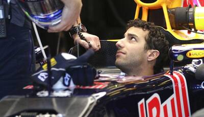 Daniel Ricciardo `banging head against a wall`