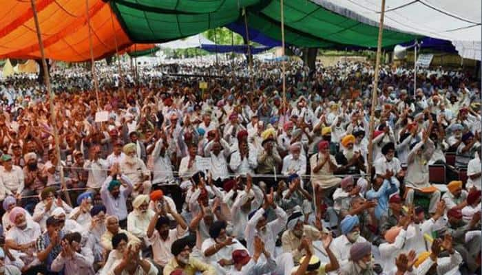 Ex-servicemen hold nationwide protest over OROP delay, sign petition in blood