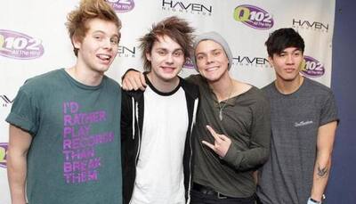 5 Seconds Of Summer guitarist returns to stage after accident