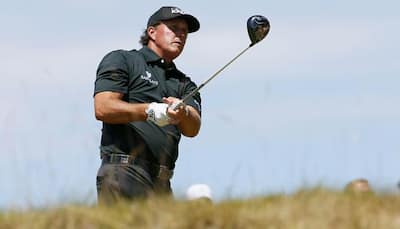 Long wait goes on for Phil Mickelson