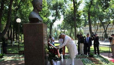 PM Modi pays tribute to Lal Bahadur Shastri in Tashkent