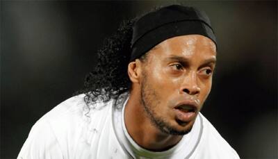 Ronaldinho, 35, signs for Fluminense