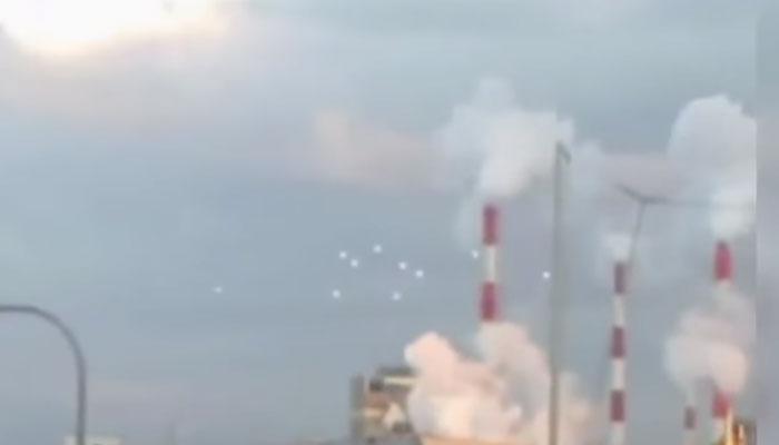Mysterious white balls seen flying over Japan- Watch Mysterious white balls seen flying over Japan- Watch