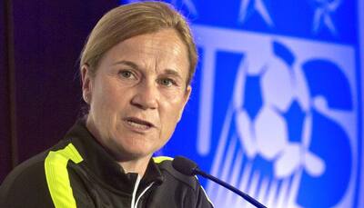Jill Ellis agrees to remain as US women`s coach