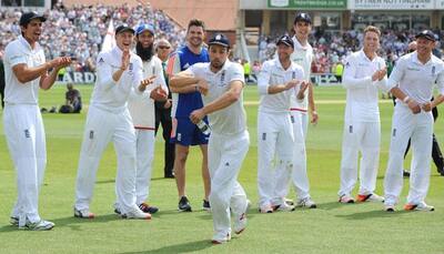 Ashes 2015: See how English cricketers went berserk on Twitter after retaining the urn