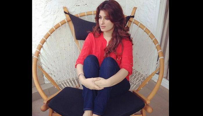 Twinkle Khana Porn - Twinkle Khanna shows her 'funny side' up at book launch | News | Zee News