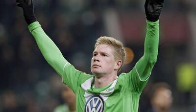 Wolfsburg`s Bas Dost urges Kevin De Bruyne to snub Manchester City