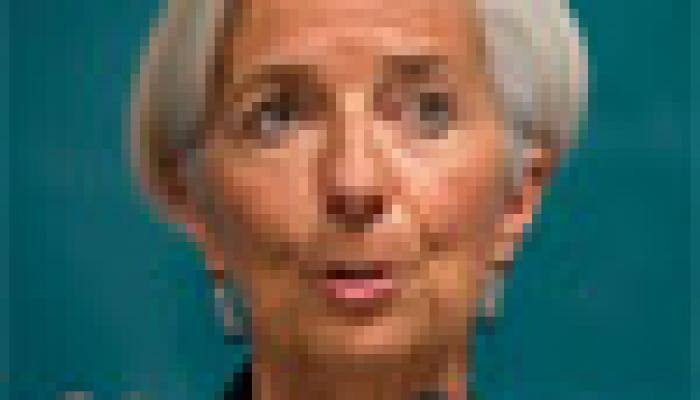 IMF`s Lagarde urges debt restructuring for Greece