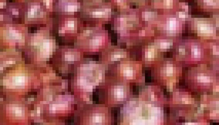 Govt hikes onion MEP to $700/tonne to check prices