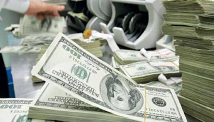 US dollar traded mixed 