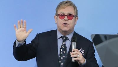 Elton John speaks with Russian President Putin about homosexuals in Russia