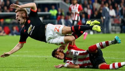 Man United's Luke Shaw undergoes surgery after double leg fracture