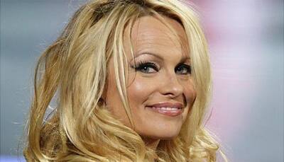 Pamela Anderson auctioning off massive engagement ring