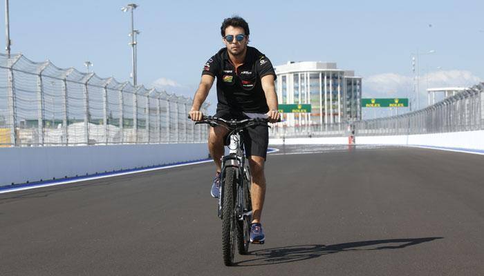 Sergio Perez pens new deal with Force India