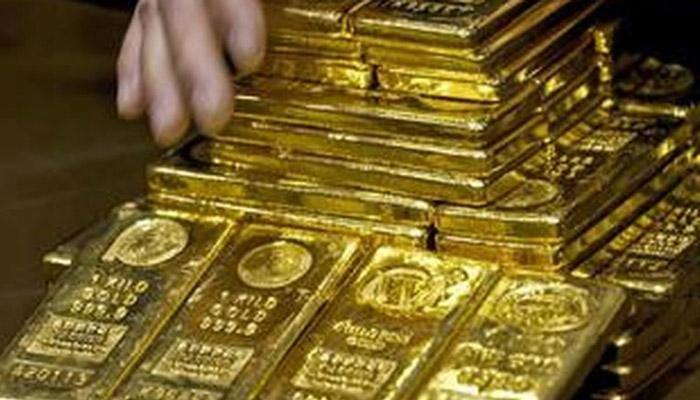 Gold price tops Rs 27,000-level, surges Rs 400 to hit 1-month high