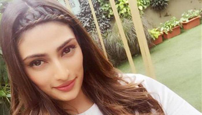 Athiya Shetty won&#039;t talk about &#039;Ram Lakhan&#039; remake