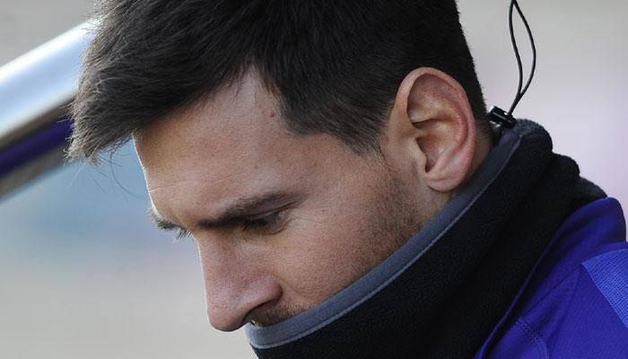 Injured Lionel Messi `irreplaceable` for Barca boss