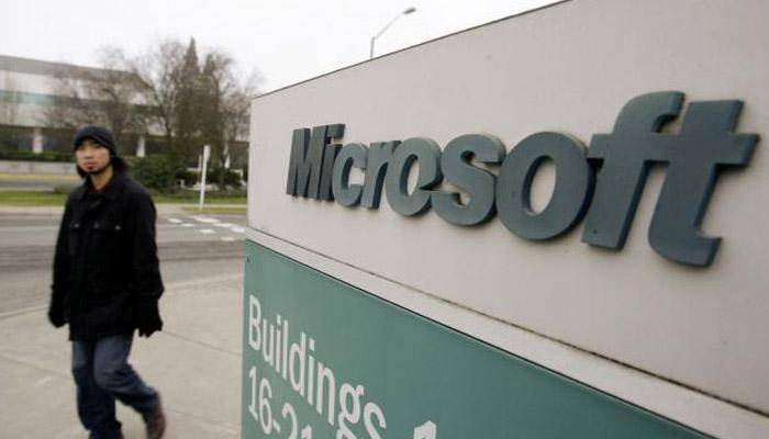 Microsoft turns spotlight on cloud, mobile with new reporting style 