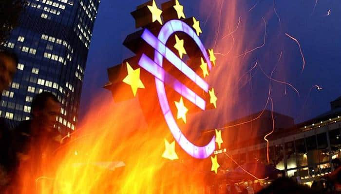 Eurozone falls back into deflation