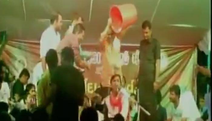 Watch: This BJP's Vadodara prez wants to protect cows by showering money on Gujarati singer