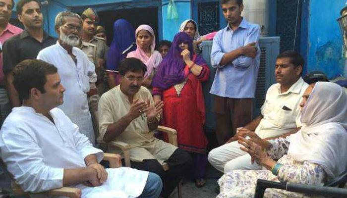 Lynching case in Dadri: Rahul meets victim Iqlakh&#039;s family, says touched by people&#039;s desire to maintain harmony 