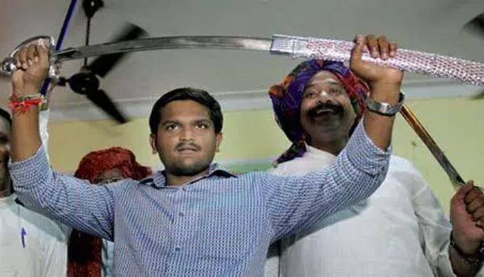 Kill cops but don&#039;t commit suicide: Hardik tells Patel youth