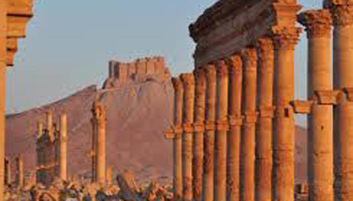 Islamic State Blows Up Arch of Triumph in Syria's Palmyra