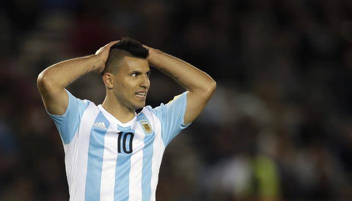 Sergio Aguero ruled out for a month with injury