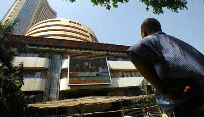 Anxiety over Q2 depresses markets; Sensex trades in the red 