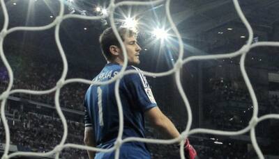 Goalkeeper Iker Casillas shoots Porto shirt sales by 10 percent