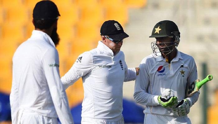 Pakistan vs England: 1st Test, Day 2 - Alastair Cook, Moeen Ali batted sensibly after Shoaib Malik hits double century