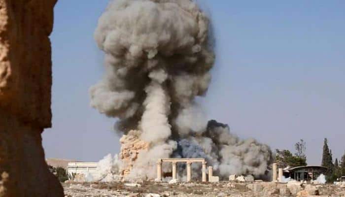 &#039;IS blows up Palmyra columns to kill three captives&#039;