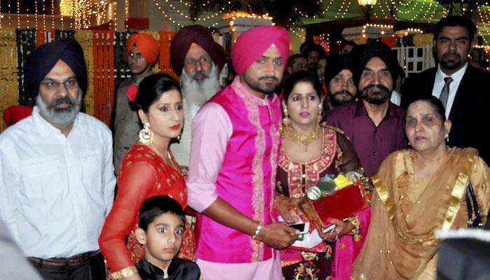 Four held for manhandling media persons at Harbhajan Singh's wedding