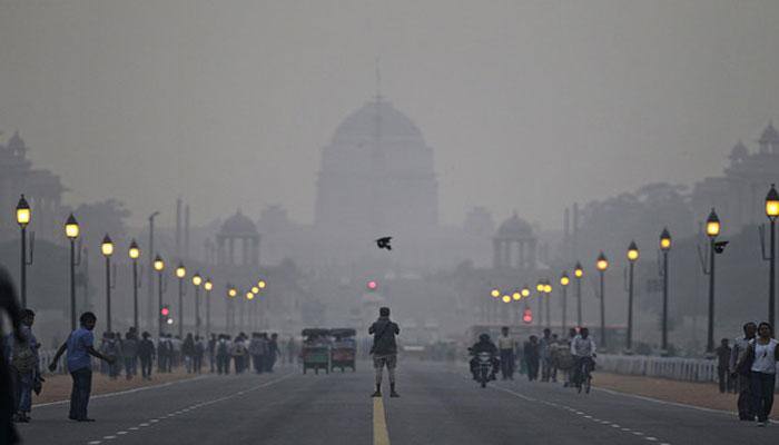 Delhi engulfed in smog as Punjab farmers burn paddy
