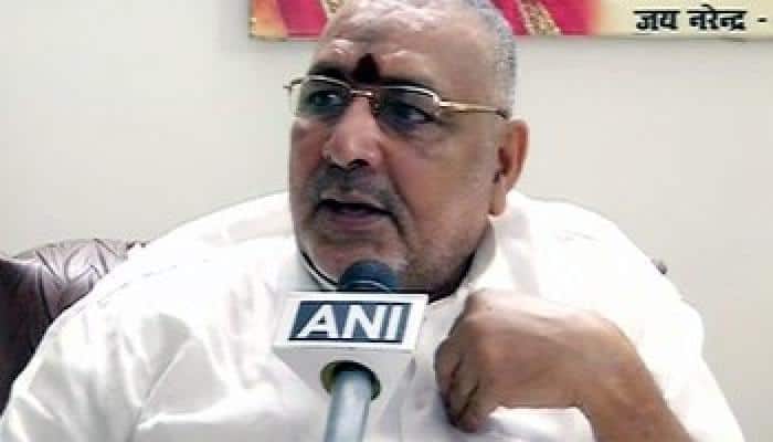 &#039;Adamant&#039; Lalu only concerned about kith and kin: Giriraj Singh