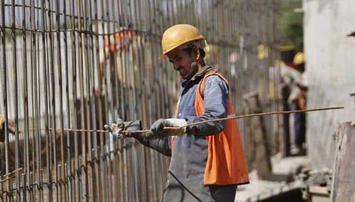 India expected to grow 7.5% in FY16, higher next year: Moody&#039;s