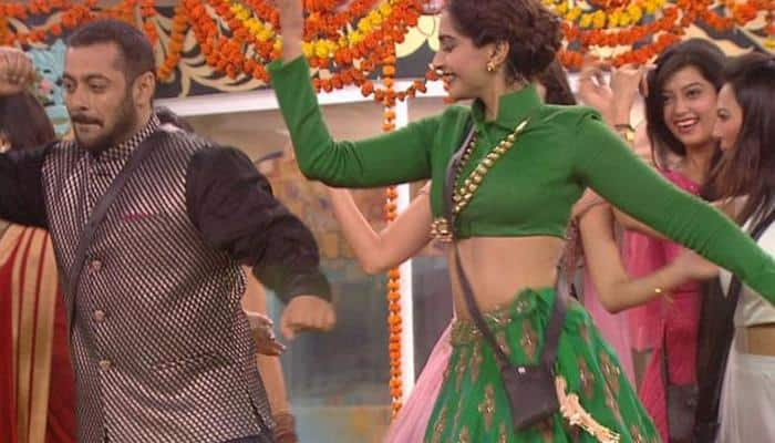 ‘Bigg Boss’ Double Trouble: ‘Prem Ratan Dhan Payo’ family enters house, Yuvika Chaudhary eliminated!