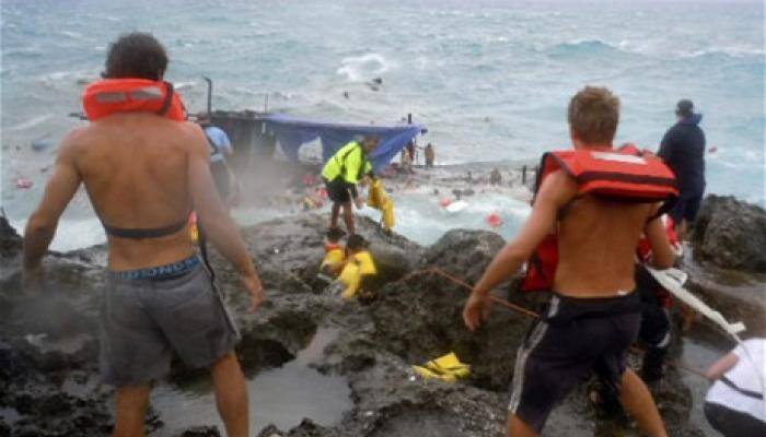 Riot hits Australia&#039;s Christmas Island migrant centre