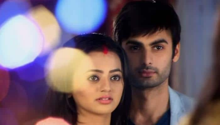 Swaragini: Sanskar plants kiss on Swara’s forehead for the first time!