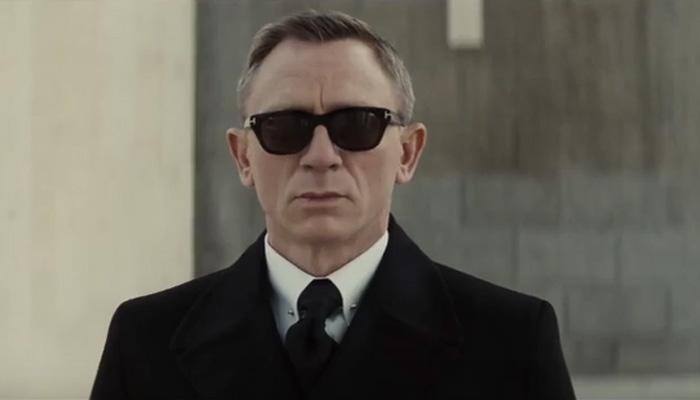 Censor board cuts kissing scenes in 'Spectre', Twitter trolls