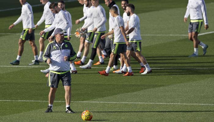 La Liga 2015-16: Real Madrid cannot let Barcelona slip away